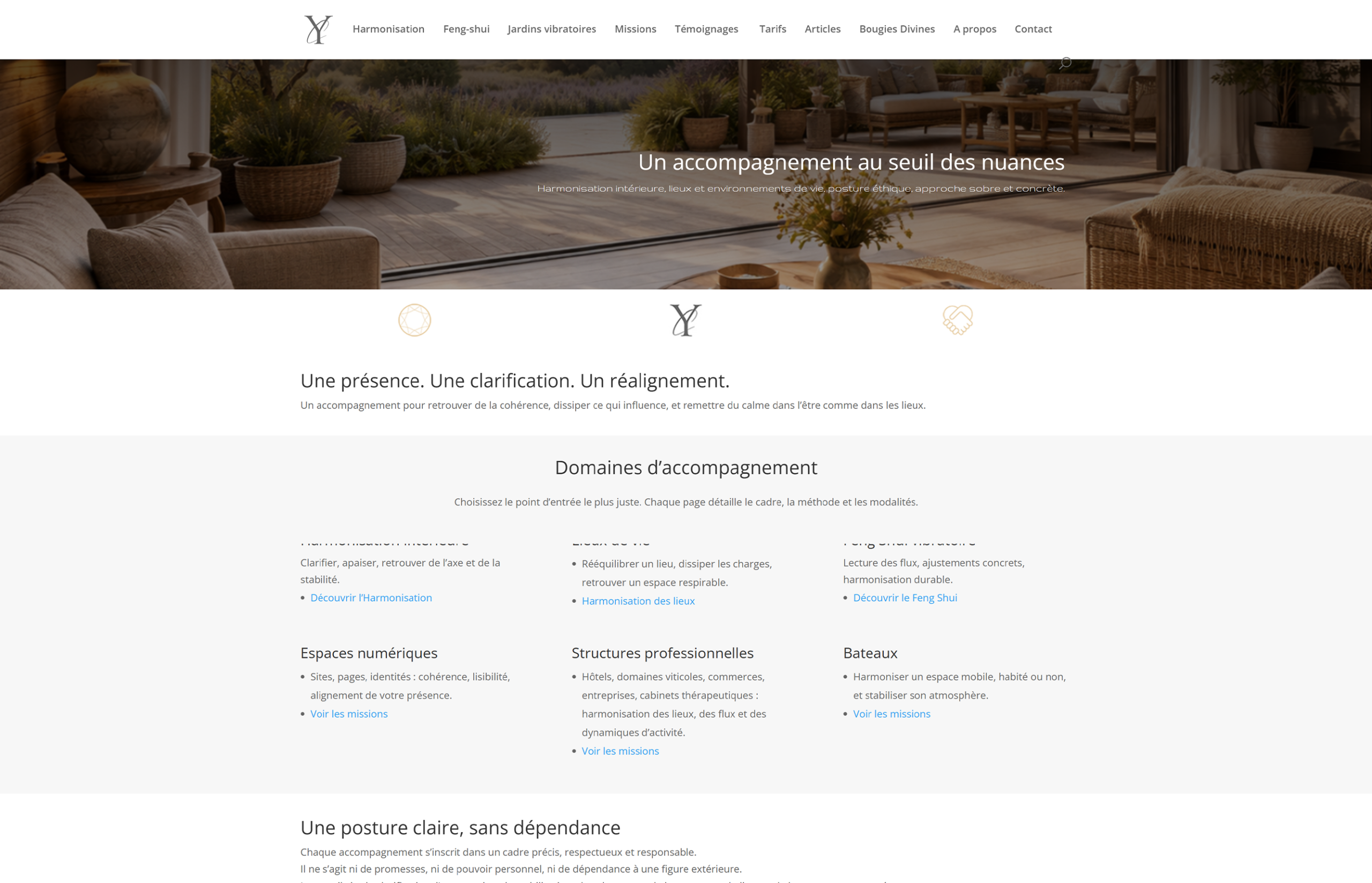 Page d’accueil du site Yannick Costechareyre avec visuel doré et message d’accompagnement vibratoire